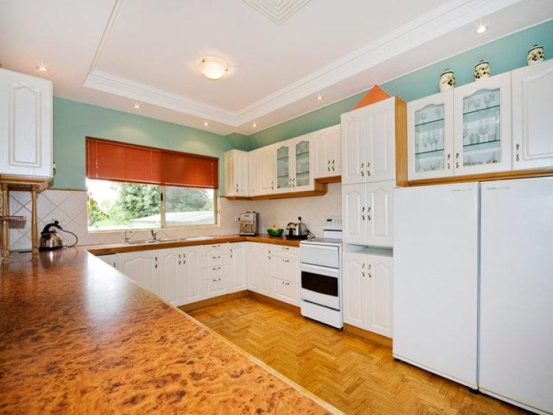 7 Valley Road, Kalamunda WA 6076