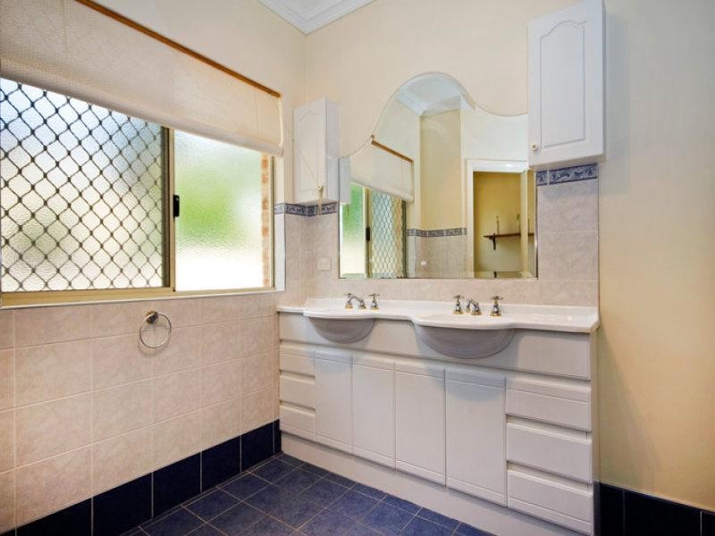 7 Valley Road, Kalamunda WA 6076