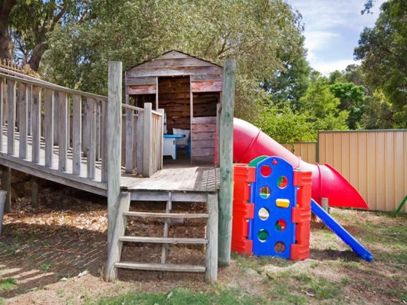 7 Valley Road, Kalamunda WA 6076