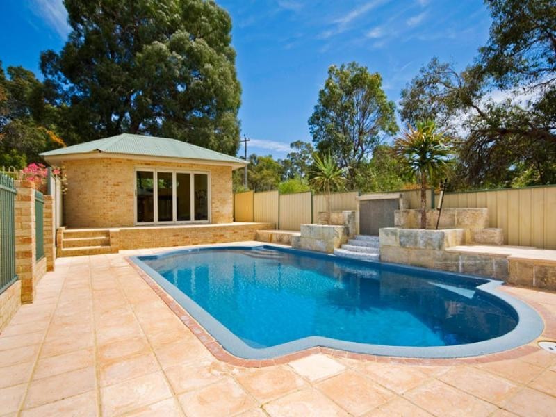 7 Valley Road, Kalamunda WA 6076