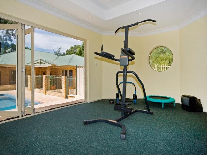 7 Valley Road, Kalamunda WA 6076