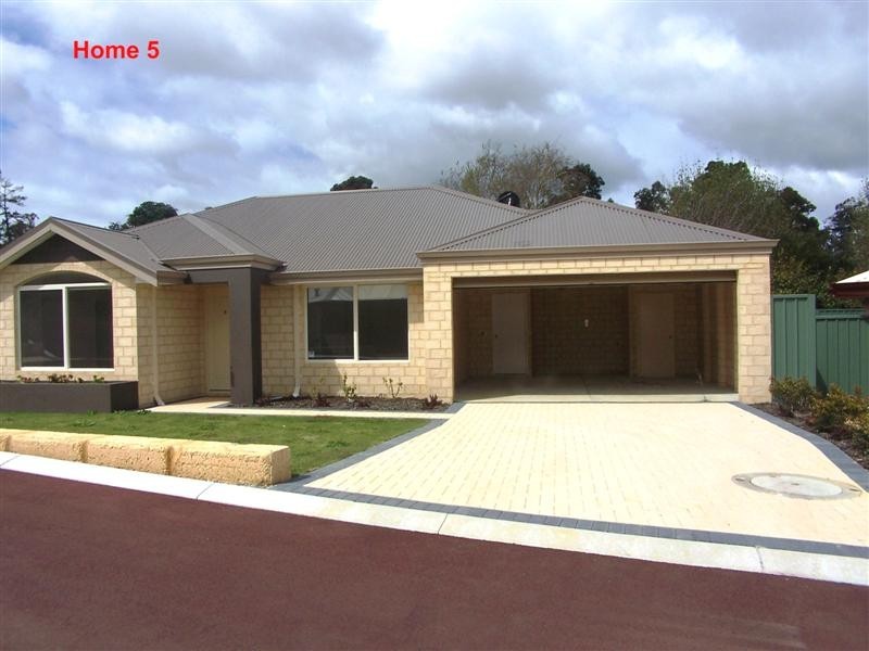 98 Canning Road, Kalamunda WA 6076