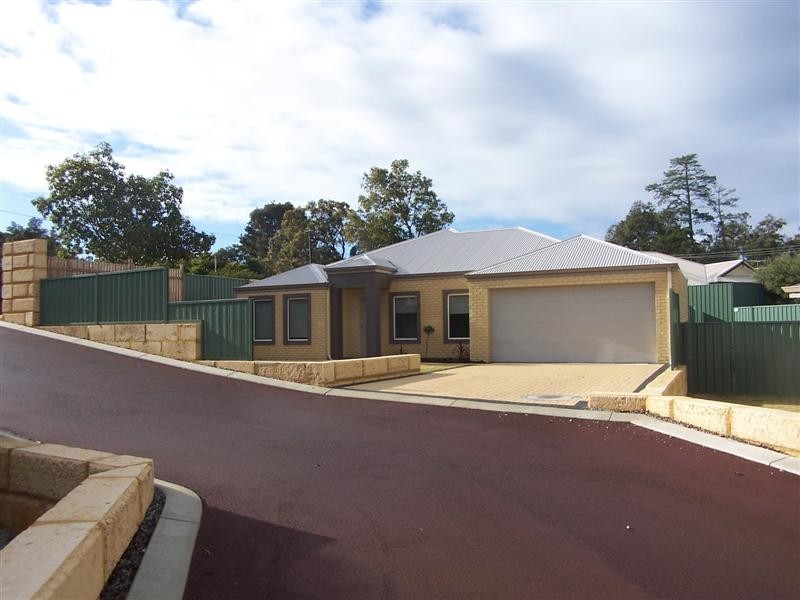 98 Canning Road, Kalamunda WA 6076