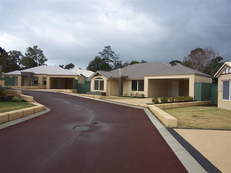 98 Canning Road, Kalamunda WA 6076