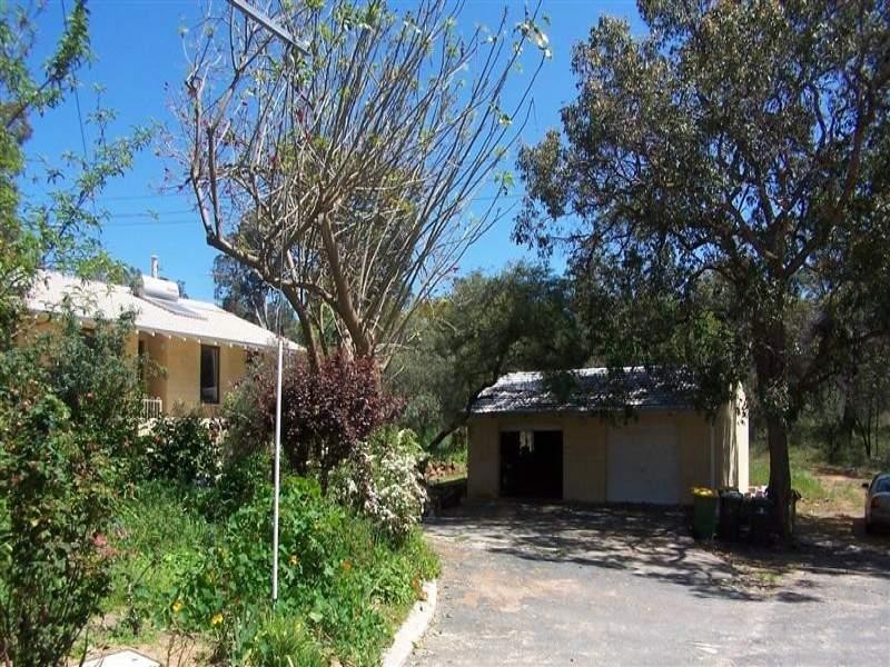 5 Standen Court, Kalamunda WA 6076