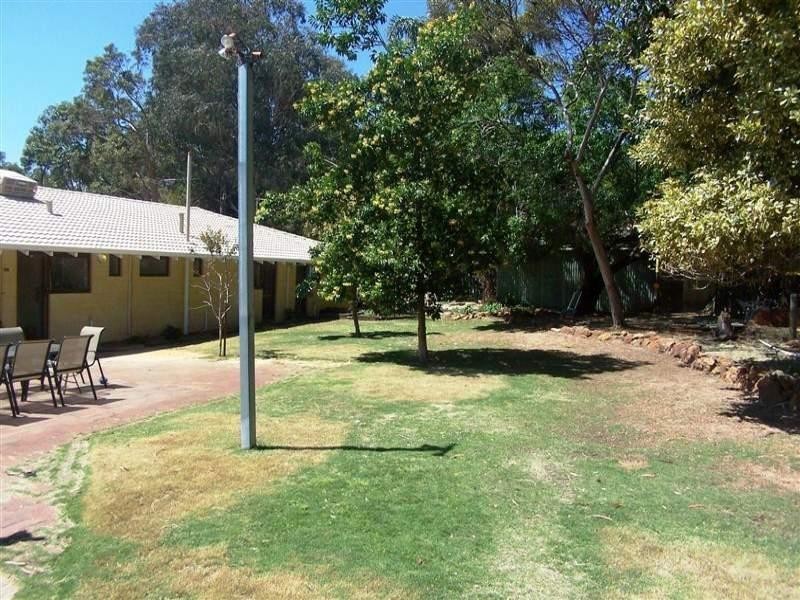 5 Standen Court, Kalamunda WA 6076