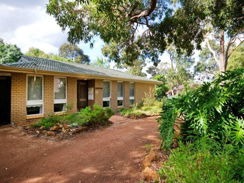 34 Connor Road, Lesmurdie WA 6076