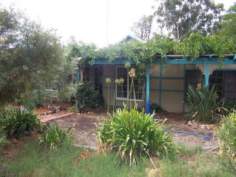 13 Hinkler Road, Kalamunda WA 6076