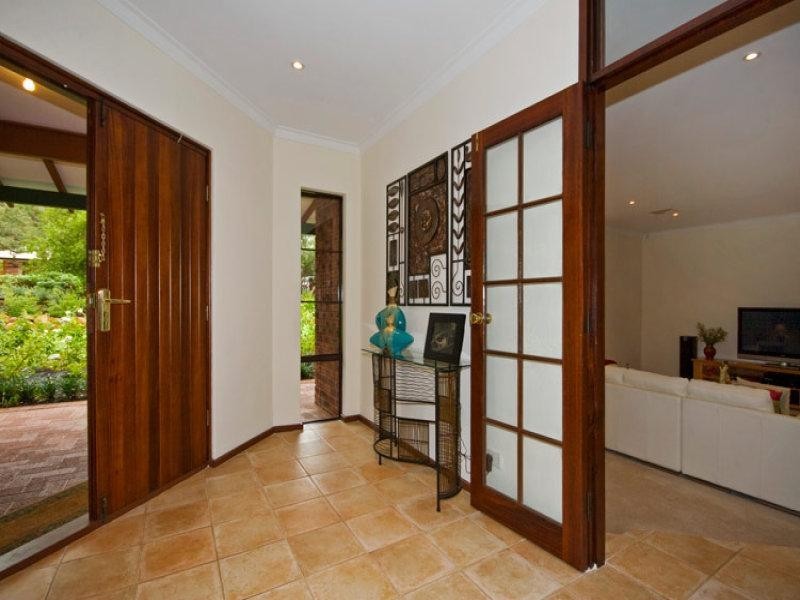 28 West Terrace, Maida Vale WA 6057