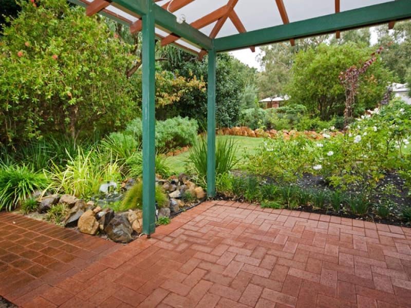 28 West Terrace, Maida Vale WA 6057