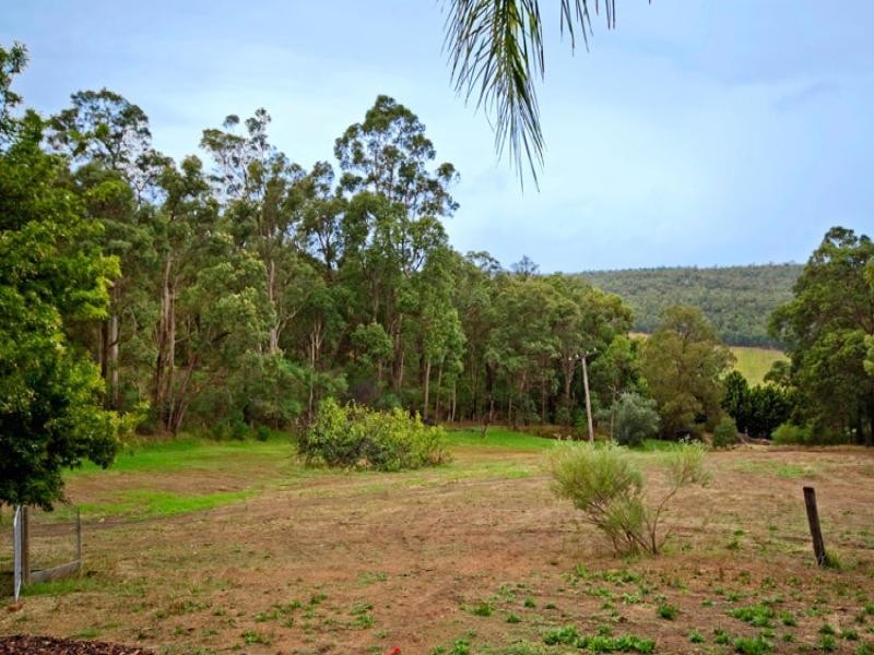 38 First Avenue, Bickley WA 6076