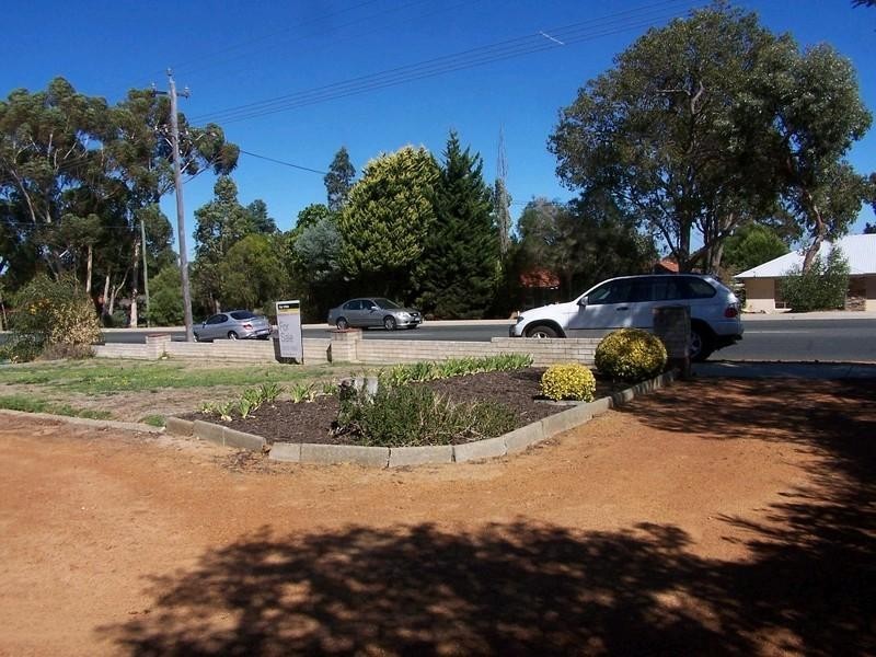 12 Winsor Road, Kalamunda WA 6076