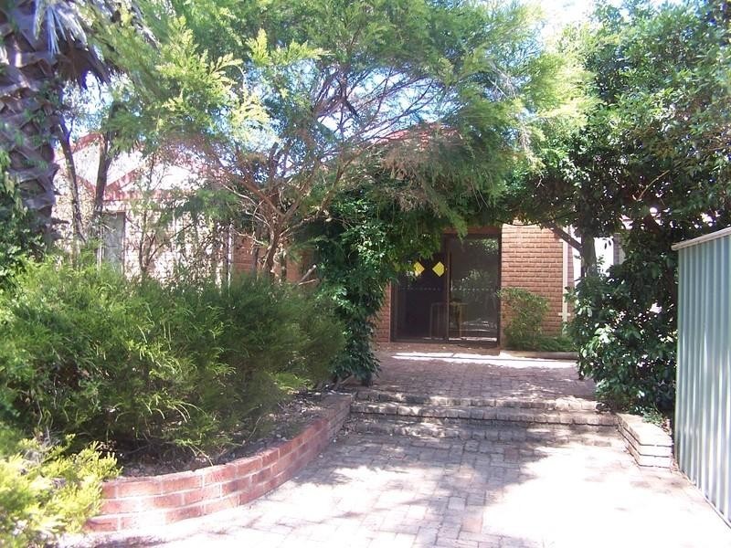 12 Winsor Road, Kalamunda WA 6076