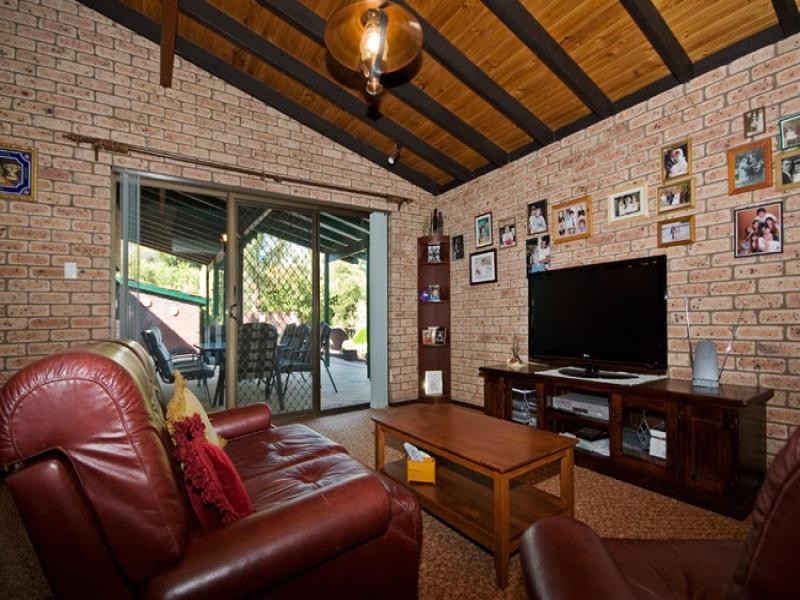 61 Heath Road, Kalamunda WA 6076