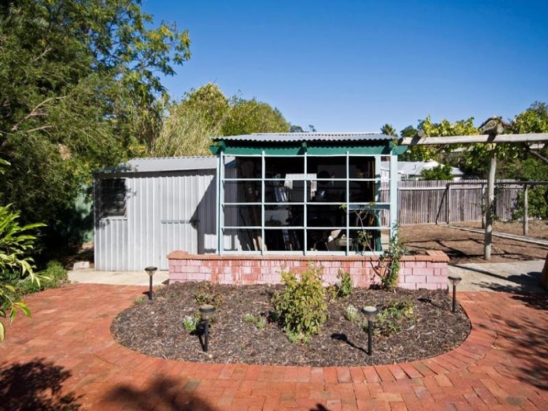 61 Heath Road, Kalamunda WA 6076