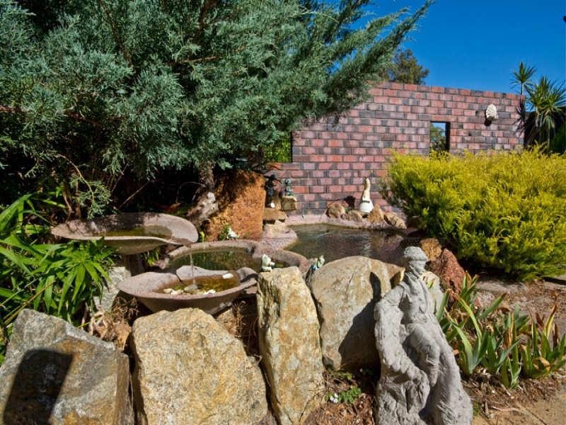 61 Heath Road, Kalamunda WA 6076