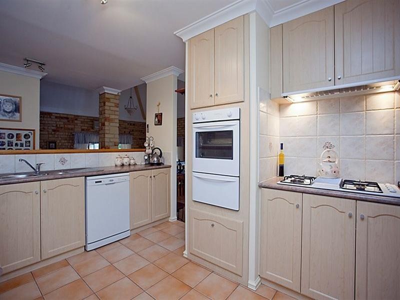 11 Brigid Close, Lesmurdie WA 6076