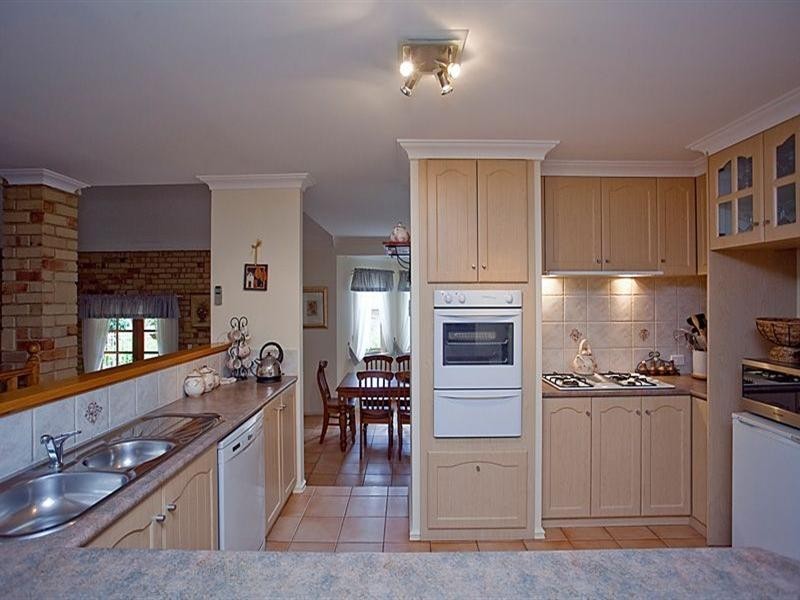 11 Brigid Close, Lesmurdie WA 6076