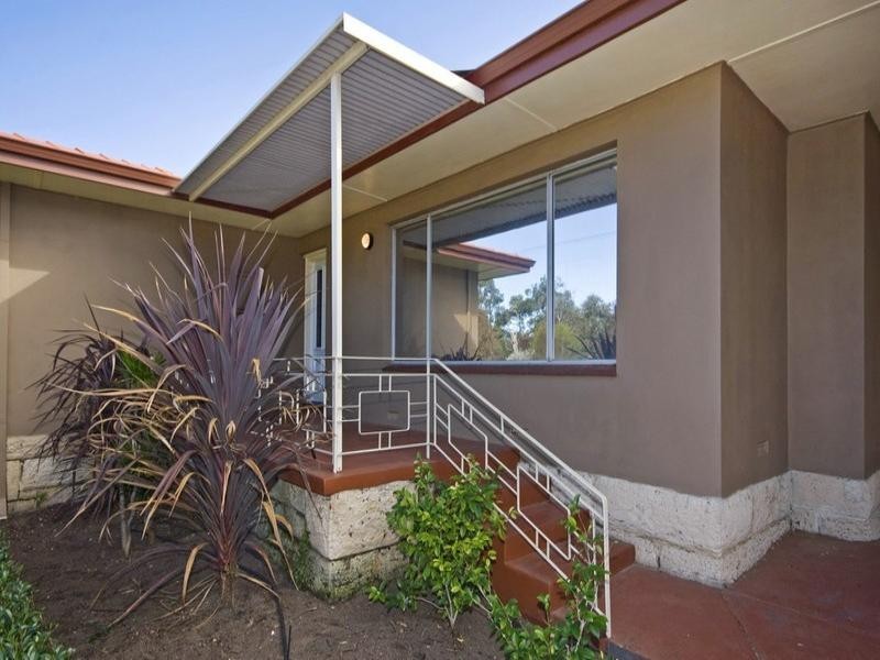 15 Tuart Road, Lesmurdie WA 6076