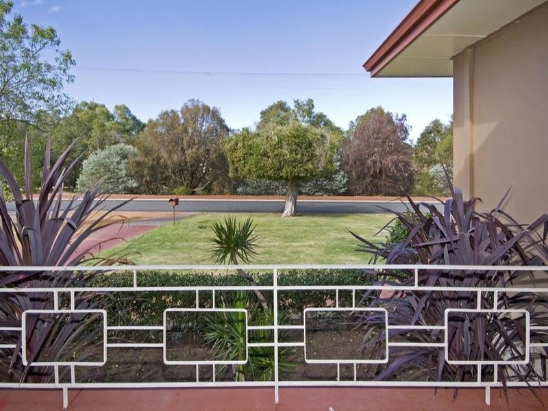 15 Tuart Road, Lesmurdie WA 6076