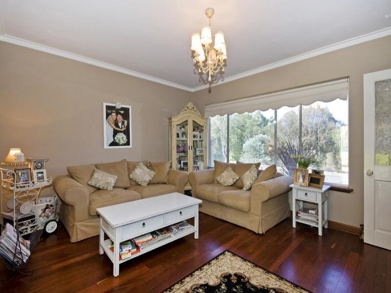 15 Tuart Road, Lesmurdie WA 6076