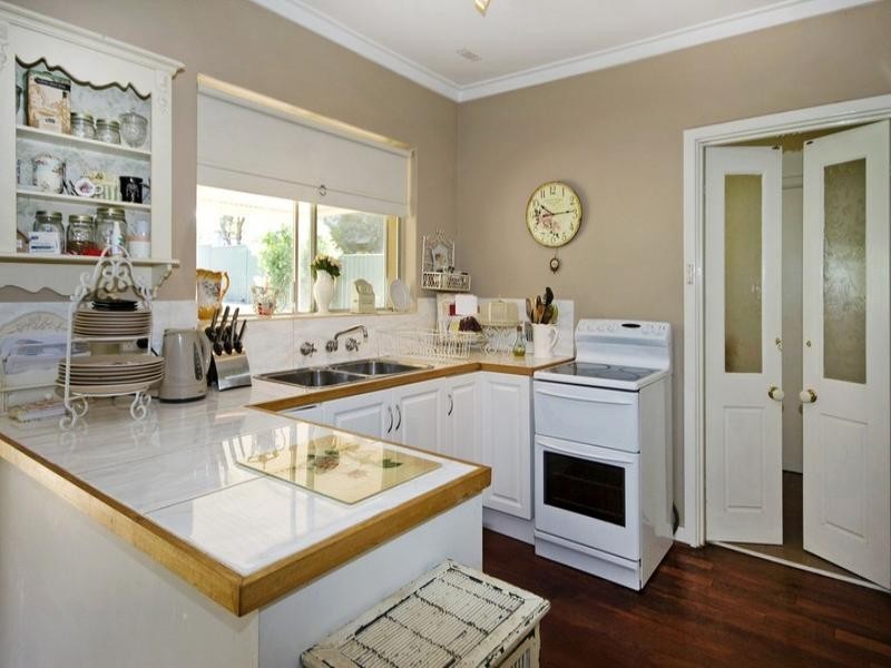 15 Tuart Road, Lesmurdie WA 6076