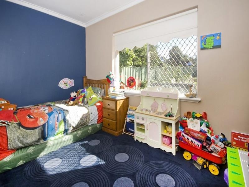 15 Tuart Road, Lesmurdie WA 6076