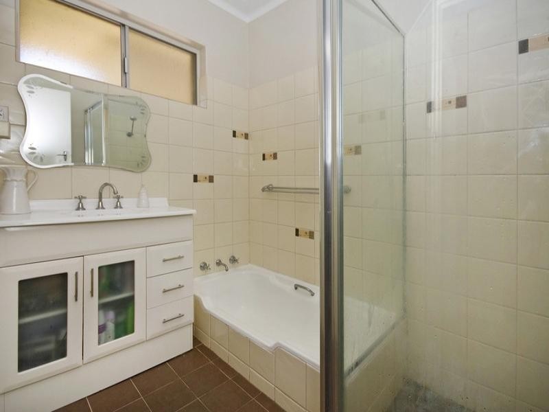 15 Tuart Road, Lesmurdie WA 6076