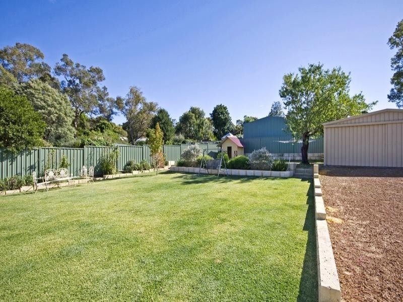 15 Tuart Road, Lesmurdie WA 6076