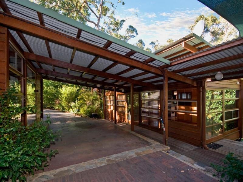 13 Graelou Road, Lesmurdie WA 6076