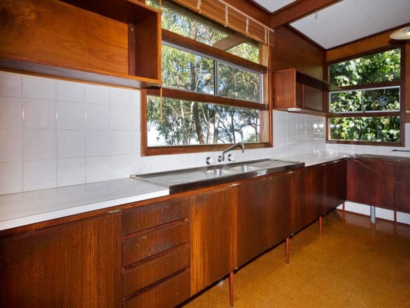 13 Graelou Road, Lesmurdie WA 6076