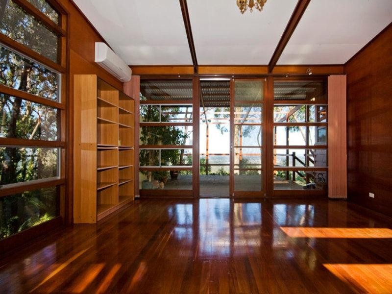 13 Graelou Road, Lesmurdie WA 6076