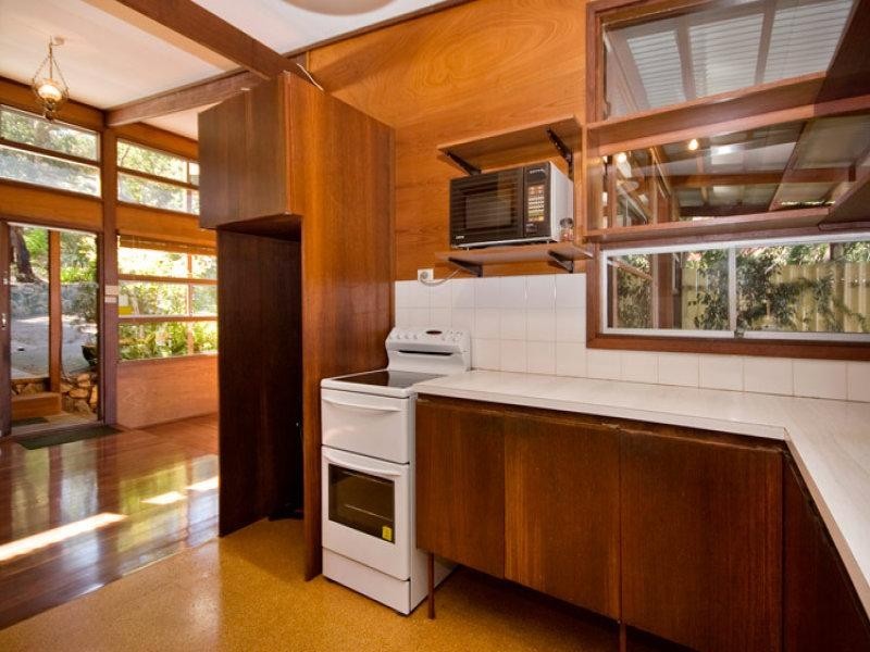 13 Graelou Road, Lesmurdie WA 6076