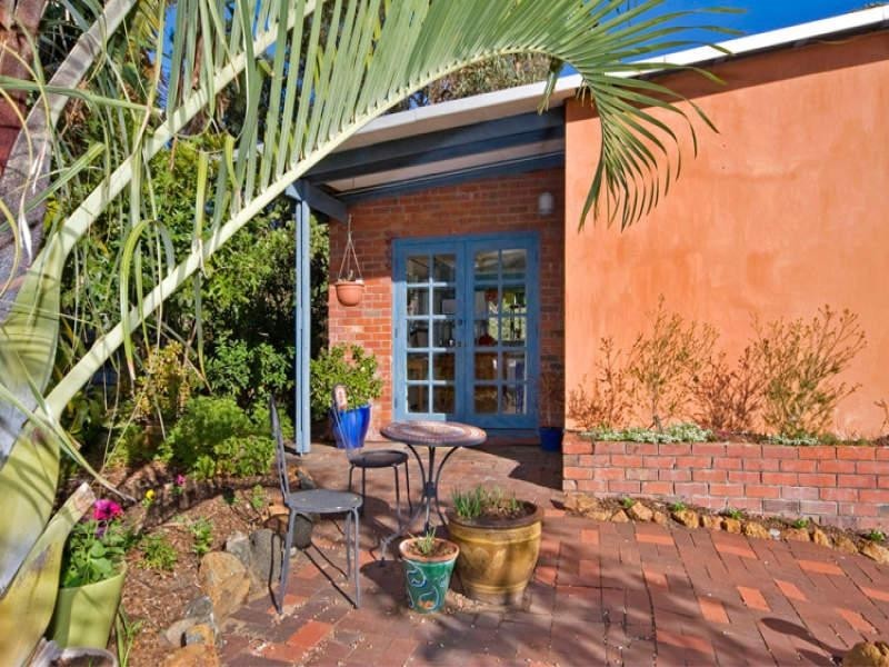 16 Gunbar Way, Kalamunda WA 6076