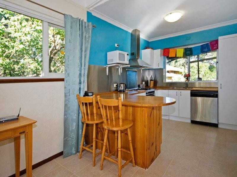 16 Gunbar Way, Kalamunda WA 6076