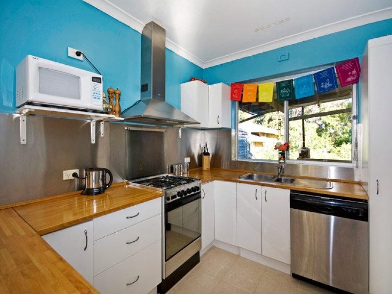 16 Gunbar Way, Kalamunda WA 6076