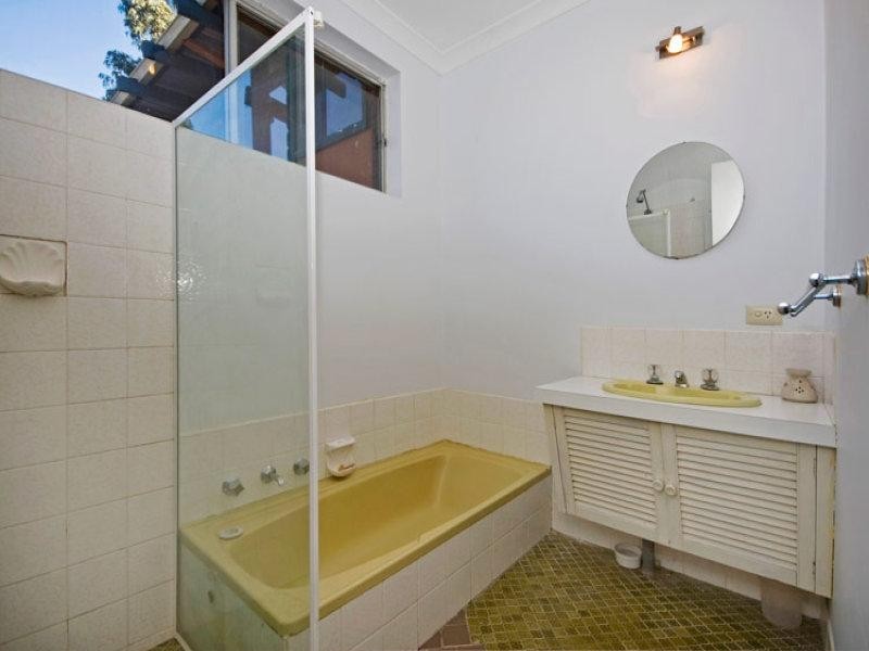 16 Gunbar Way, Kalamunda WA 6076