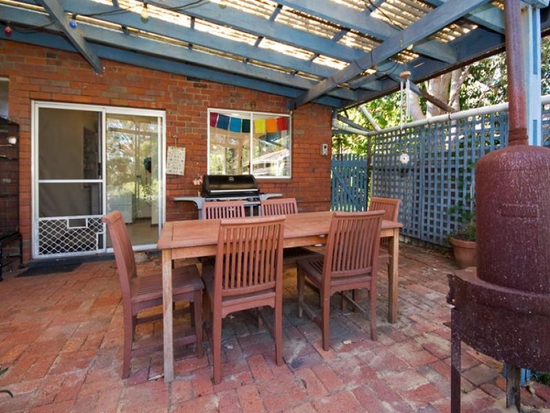 16 Gunbar Way, Kalamunda WA 6076