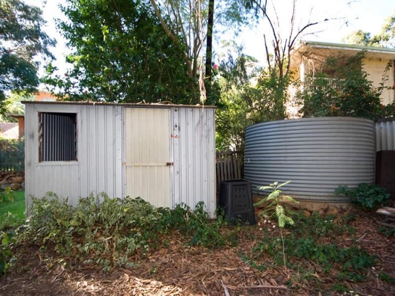 16 Gunbar Way, Kalamunda WA 6076