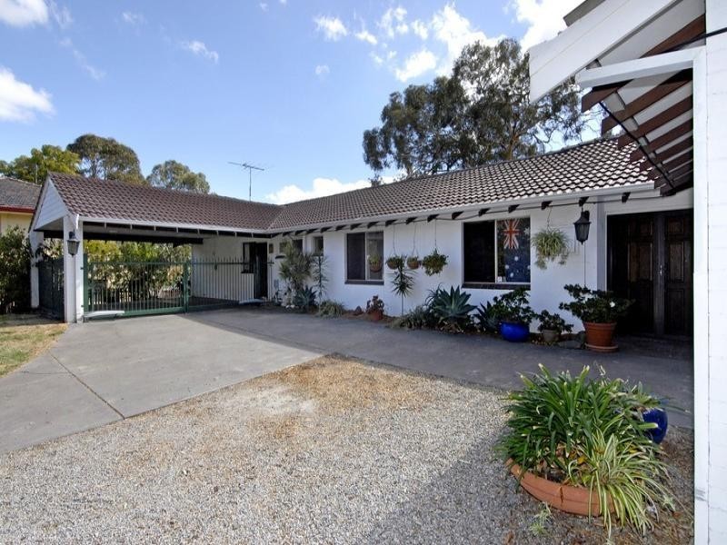 54 Kalamatta Way, Gooseberry Hill WA 6076