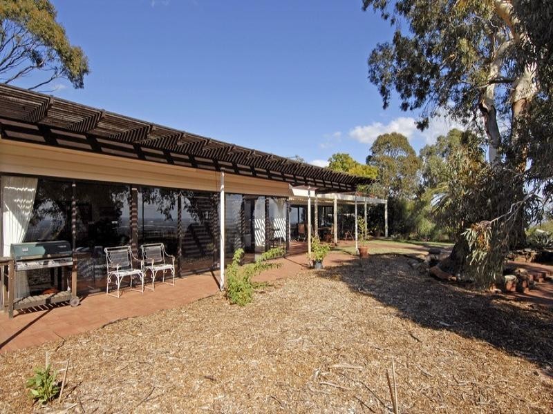 54 Kalamatta Way, Gooseberry Hill WA 6076