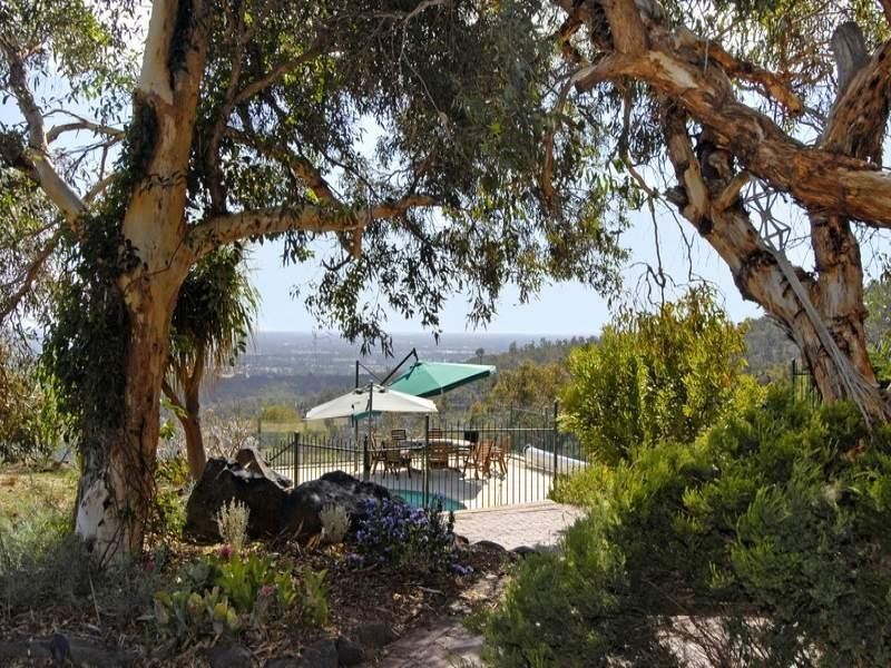 54 Kalamatta Way, Gooseberry Hill WA 6076