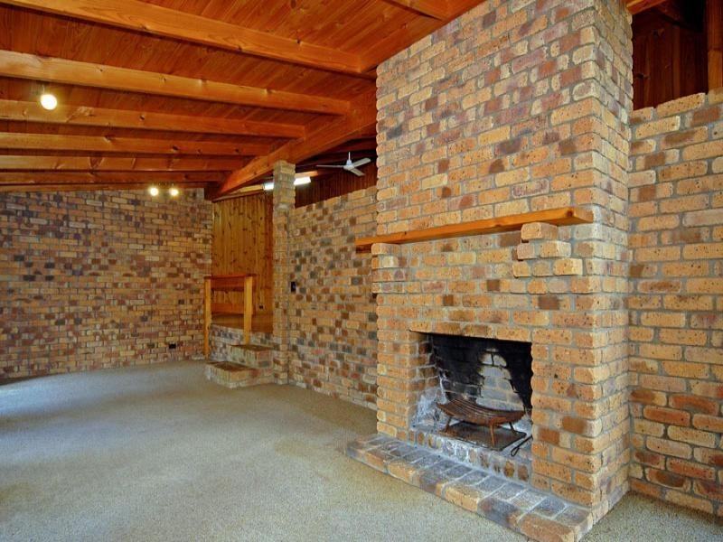 31 Benbullen Road, Kalamunda WA 6076