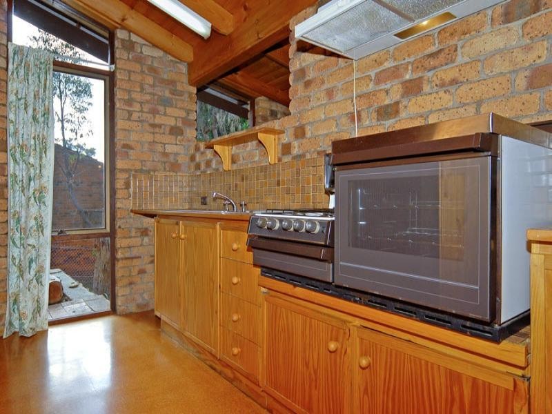 31 Benbullen Road, Kalamunda WA 6076