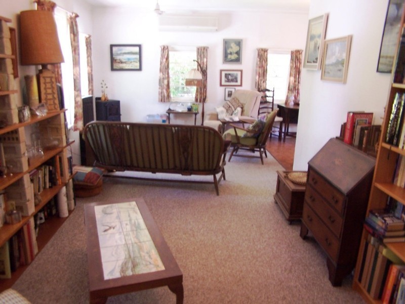 9 Nairn Road, Bickley WA 6076