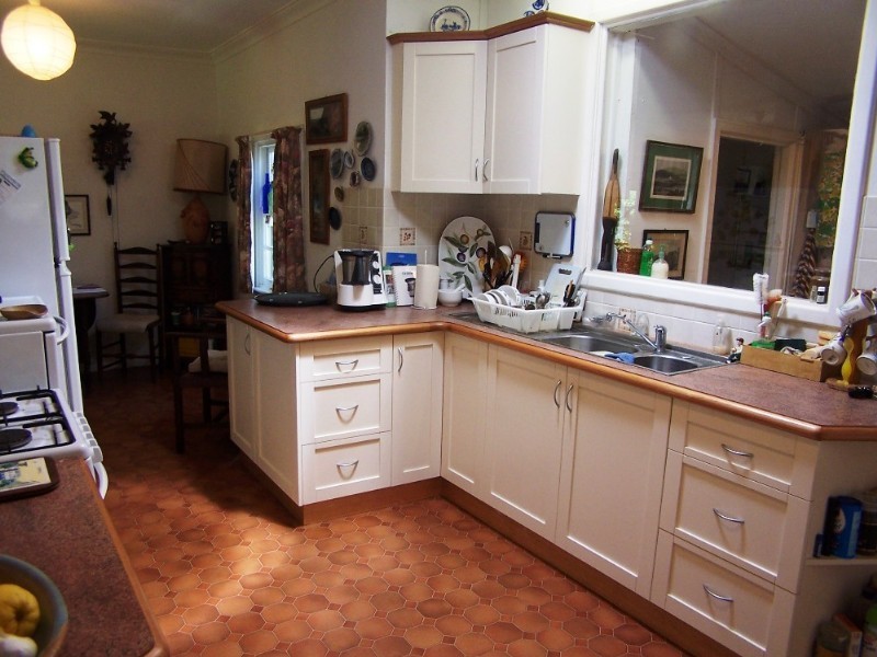 9 Nairn Road, Bickley WA 6076