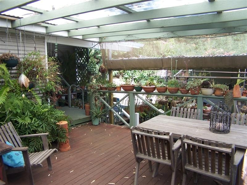 9 Nairn Road, Bickley WA 6076