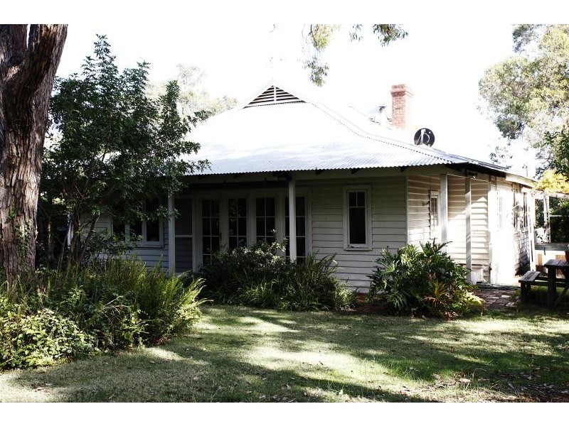 9 Seaview Terrace, Kalamunda WA 6076