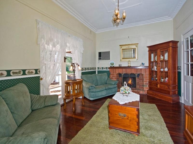 119 Railway Road, Gooseberry Hill WA 6076