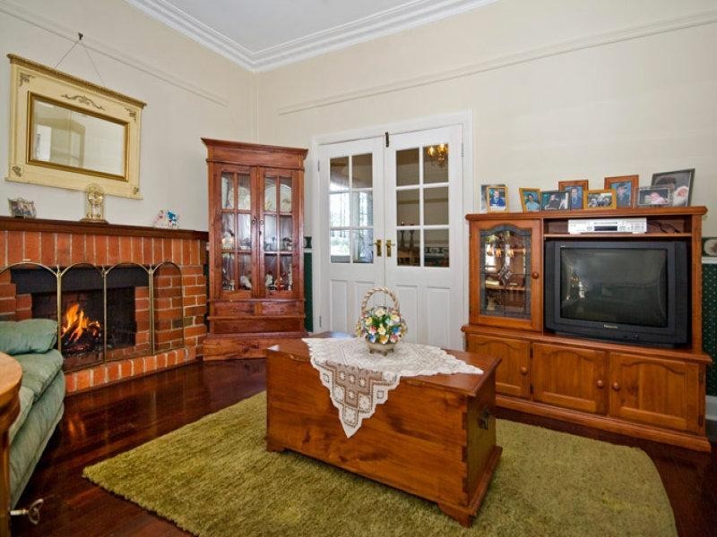 119 Railway Road, Gooseberry Hill WA 6076